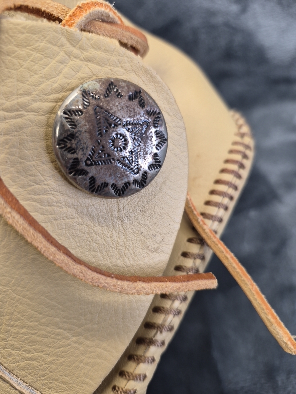 Minnetonka Tan Leather Beaded Moccasin Boots with Fringe - Picture 8 of 11